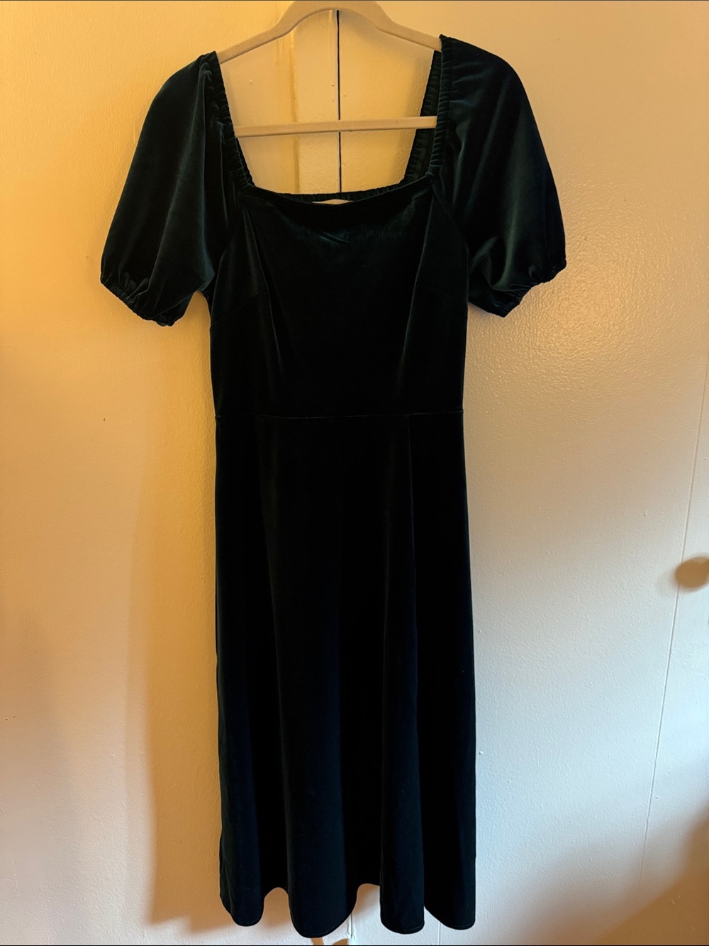 LOFT Black Velvet Puff Sleeve Midi Dress
